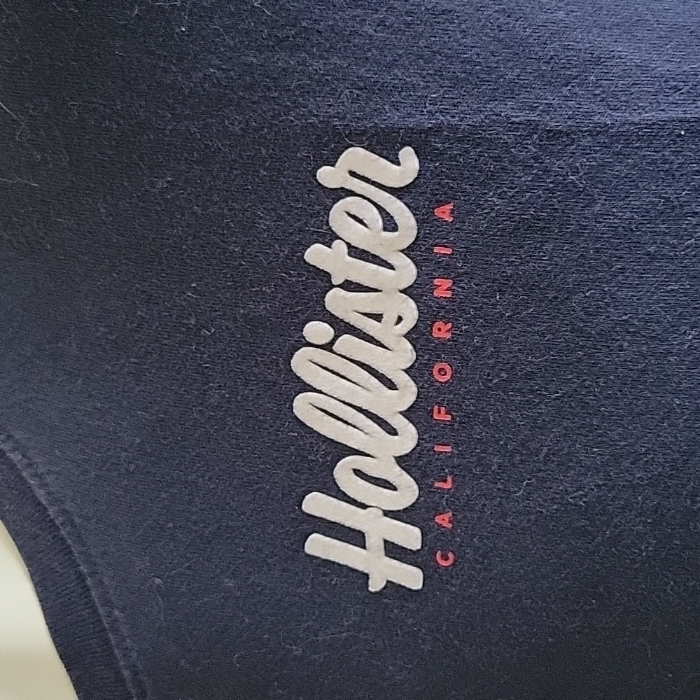 Hollister Long-sleeve Tee - Picture 3 of 6